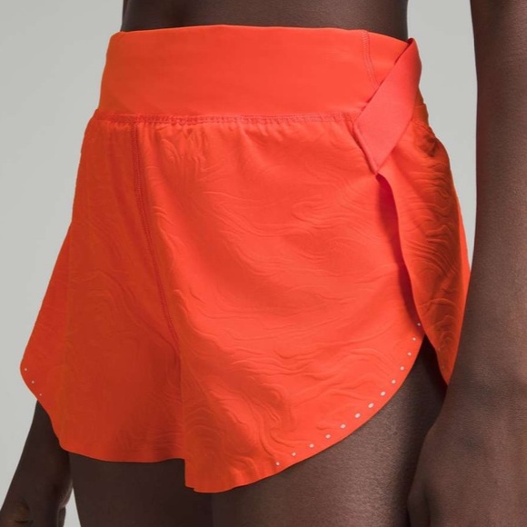 *SOLD* Lululemon Fast and Free High-Rise Short 2" *Airflow - Picture 8 of 15